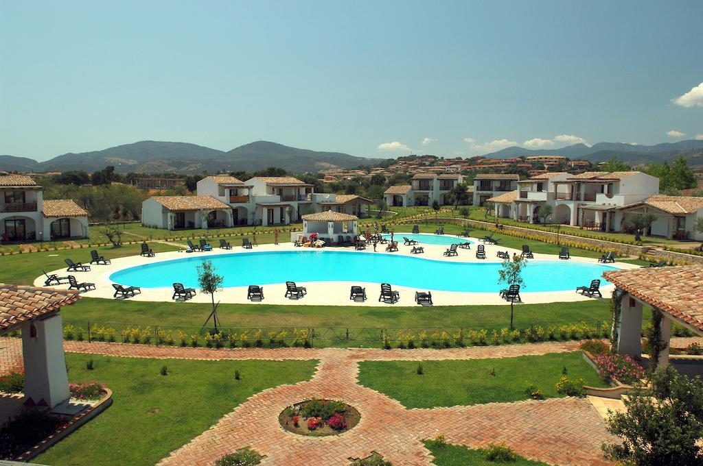 Le Tre Querce Aparthotel San Teodoro  Exterior photo