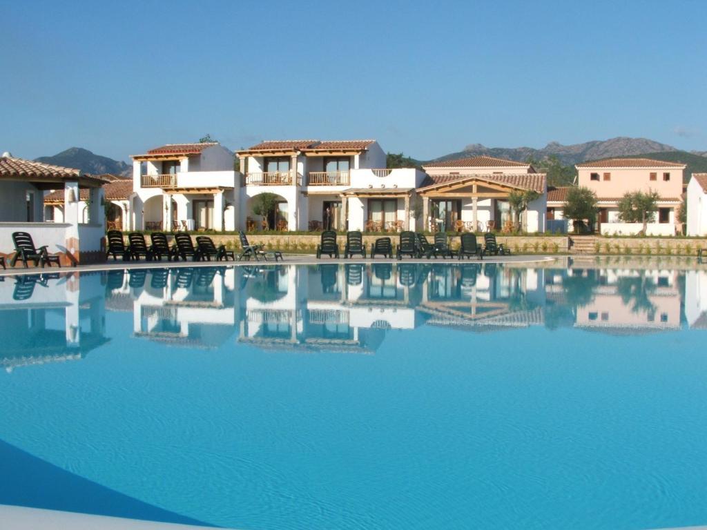Le Tre Querce Aparthotel San Teodoro  Exterior photo