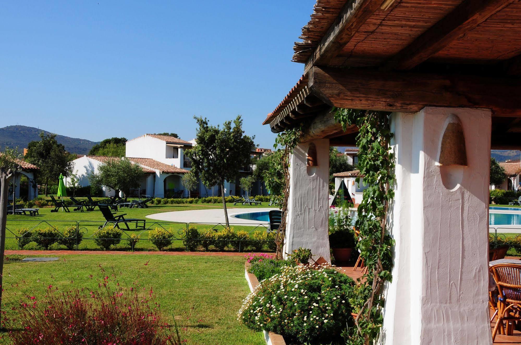 Le Tre Querce Aparthotel San Teodoro  Exterior photo