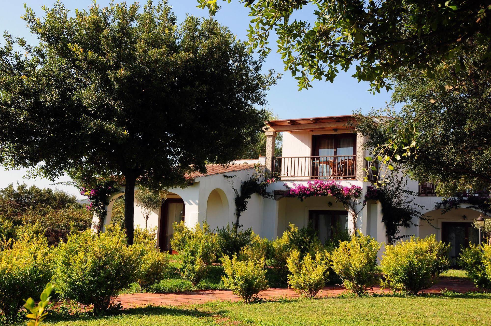 Le Tre Querce Aparthotel San Teodoro  Exterior photo