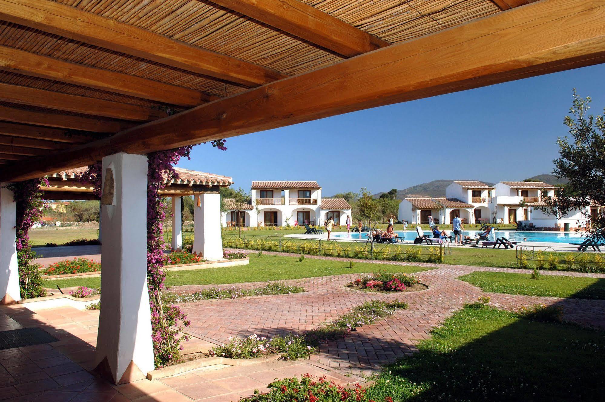Le Tre Querce Aparthotel San Teodoro  Exterior photo