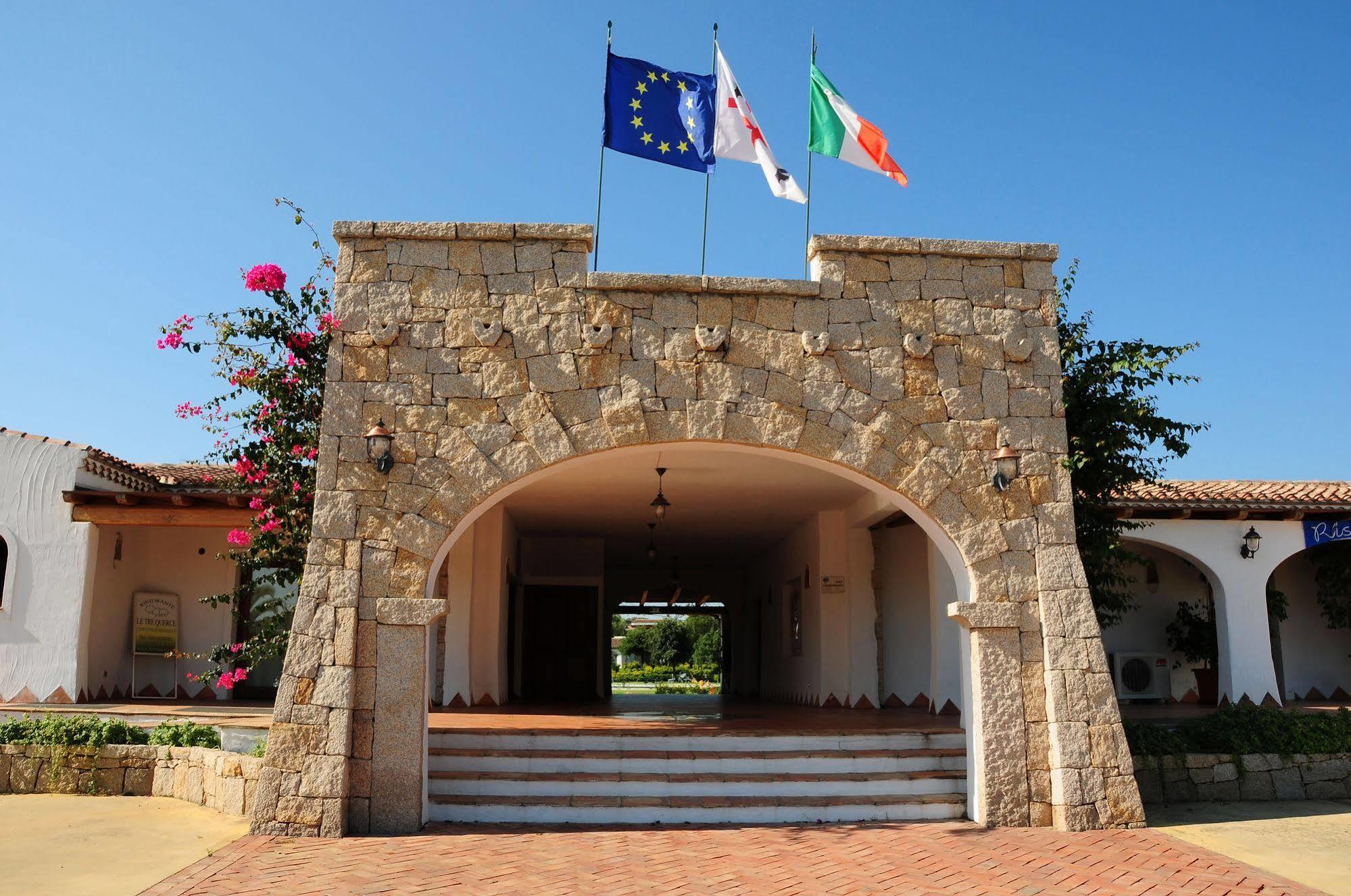 Le Tre Querce Aparthotel San Teodoro  Exterior photo