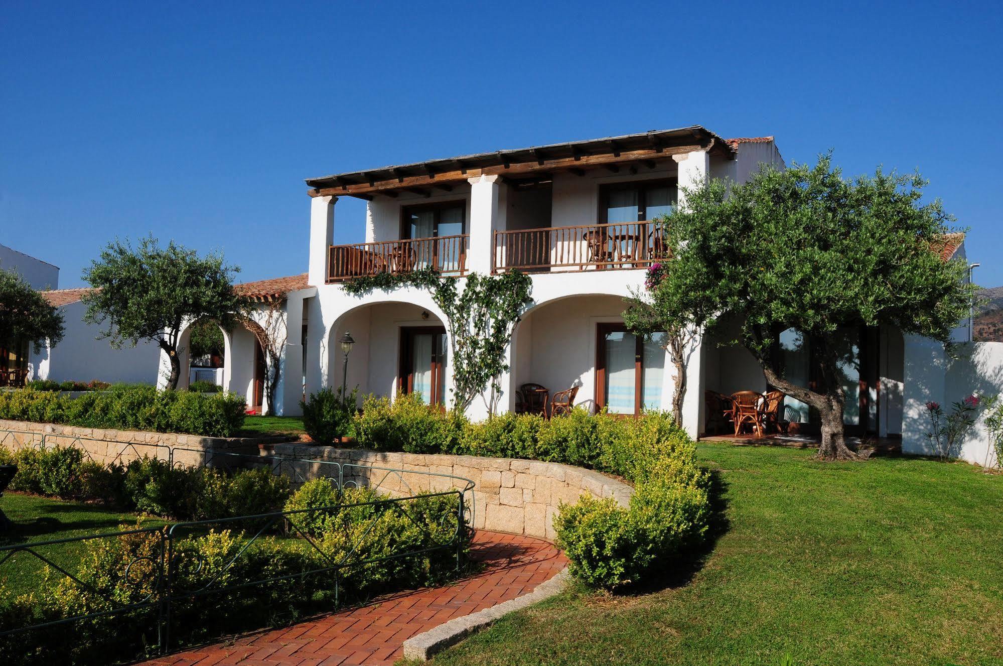 Le Tre Querce Aparthotel San Teodoro  Exterior photo