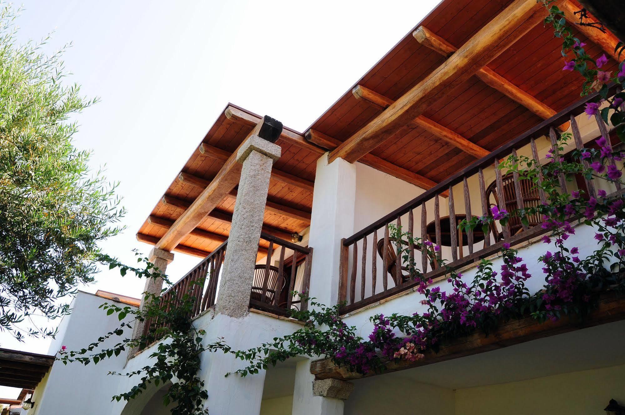 Le Tre Querce Aparthotel San Teodoro  Exterior photo