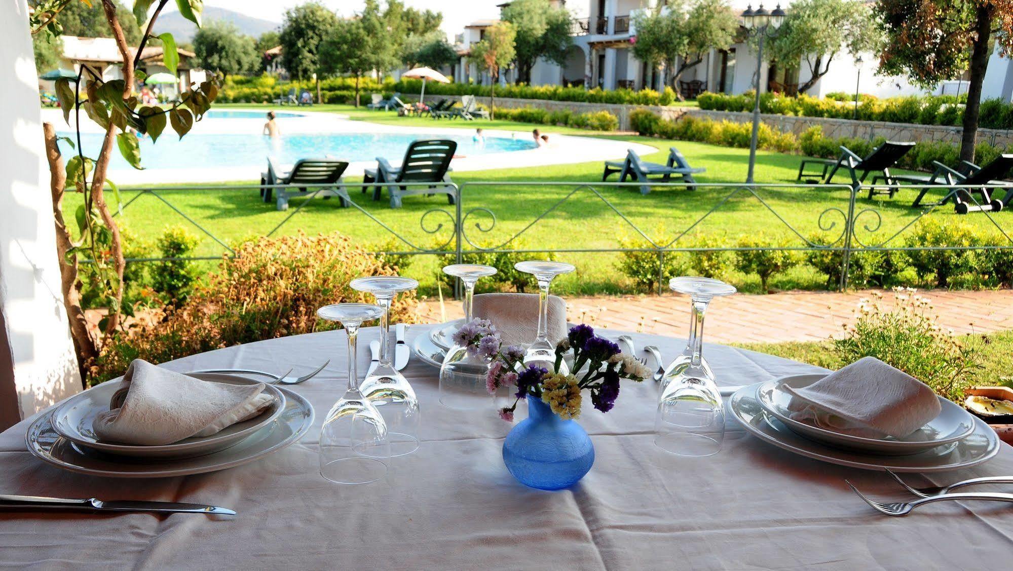 Le Tre Querce Aparthotel San Teodoro  Exterior photo
